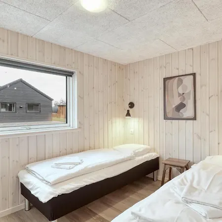 In With Sauna *
