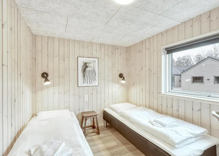 Dom wakacyjny In With Sauna
